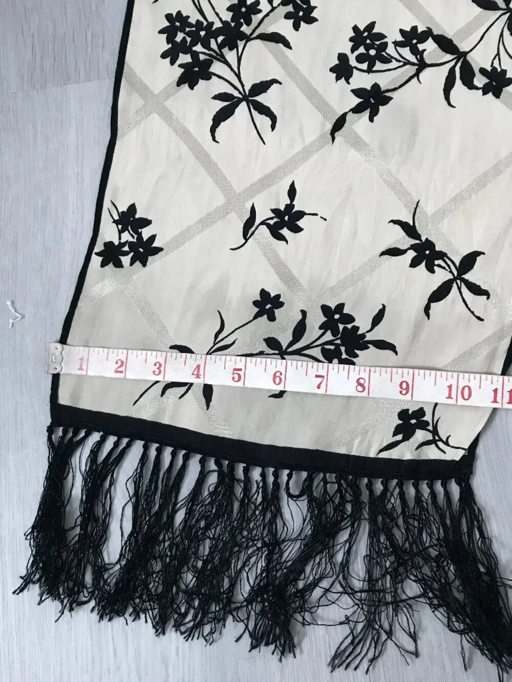 WOMENS IVORY BLACK FLORAL RECTANGLE FRINGE SCARF